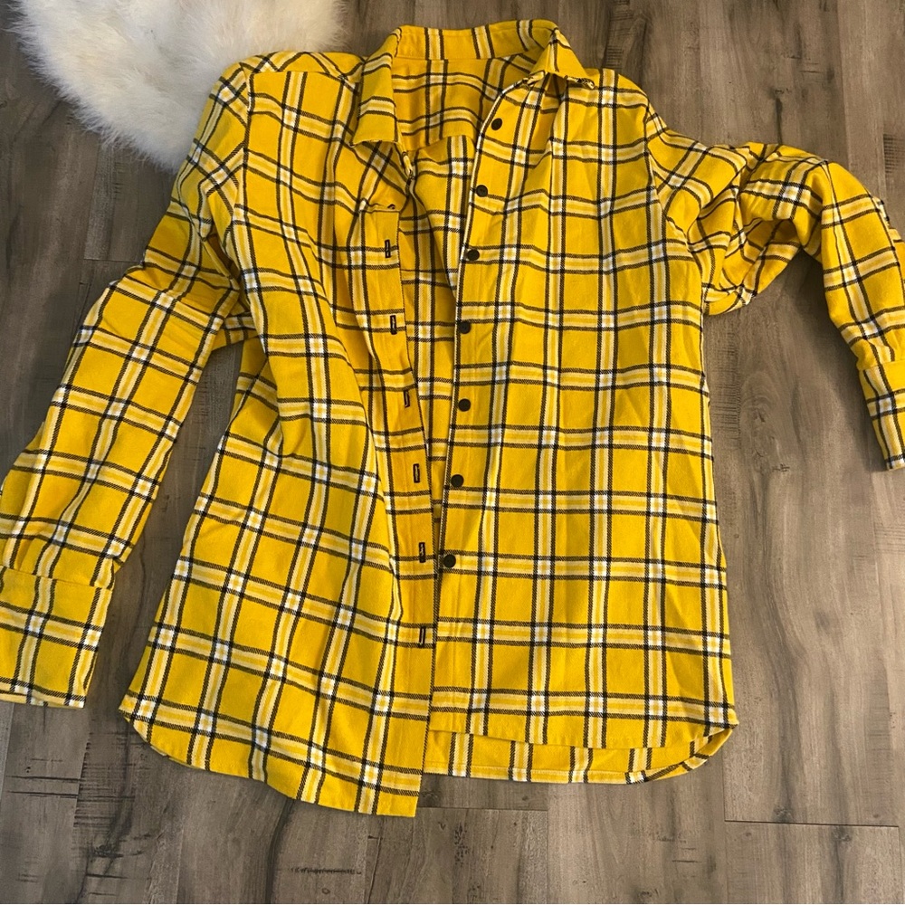 ⭐️ YELLOW FLANNEL ⭐️
